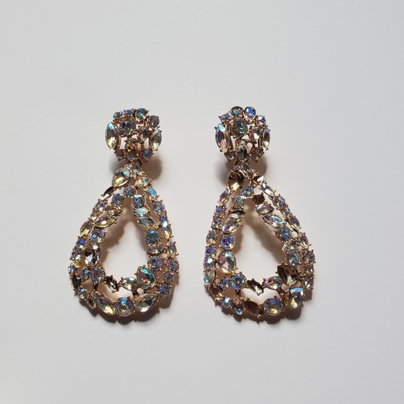 Bundle of costume diamond earings - Picture 6 of 11
